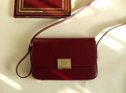 最实用时尚的女包,大牌时尚女包穿搭