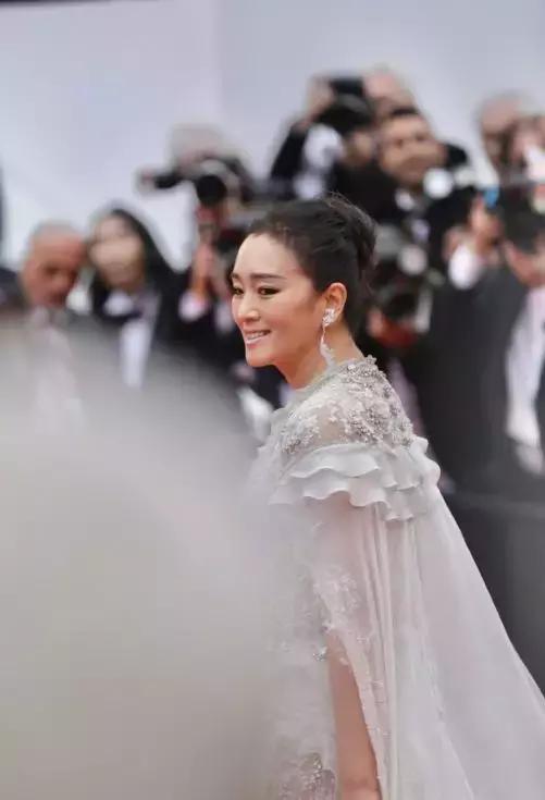 奚梦瑶求婚现场遭群嘲,奚梦瑶戛纳最新消息