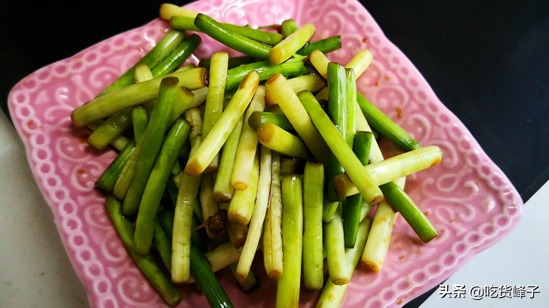 腌黄瓜胡萝卜蒜苔的腌制方法,腌黄瓜和蒜苔一起腌方法教程