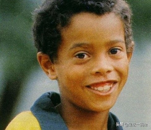 足球罗纳尔迪尼奥,罗纳尔迪尼奥球场精灵