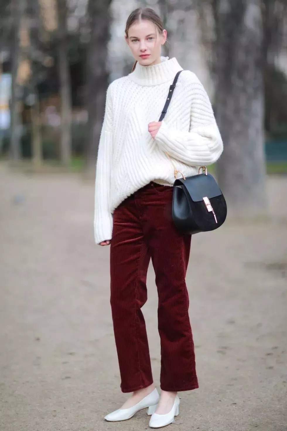 经常穿黑色裤子可以尝试什么颜色,裤子什么颜色好看又好穿