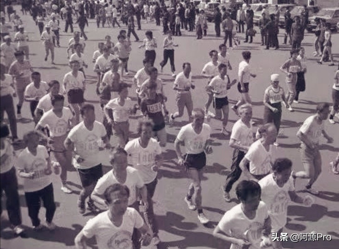 记忆中的哈尔滨-南岗体育场与“飞驰大坑”的故事