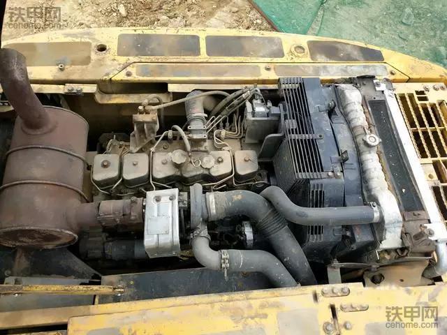 15年小松二手挖机pc200价格,小松pc200-6挖掘机图