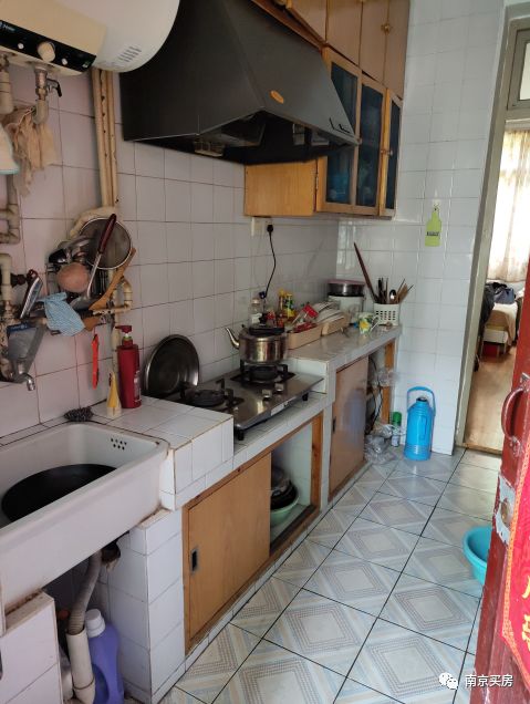 一个月卖空、有人要全包150万以下房源，城北老破小突然“爆红”