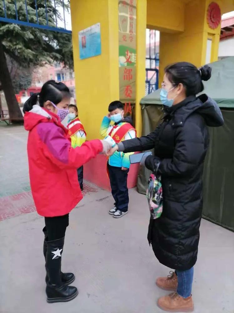 洛龙区养成教育十二校联盟第195次活动洛龙五小现场会