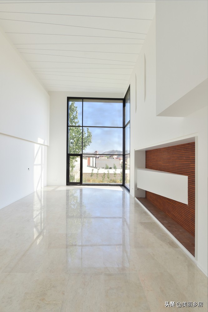 宅基地有一边有斜角怎么建房,宅基地是大坑如何建房