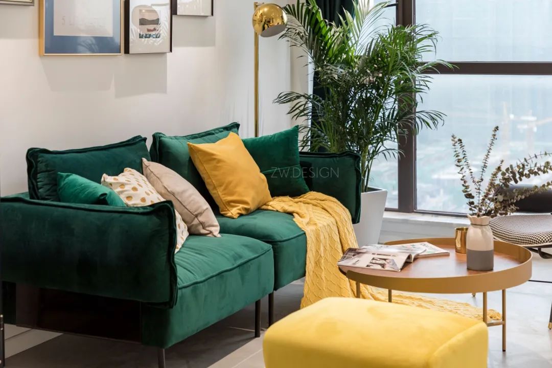 75平小户型客厅装修现代简约风,套内70平现代轻奢风格