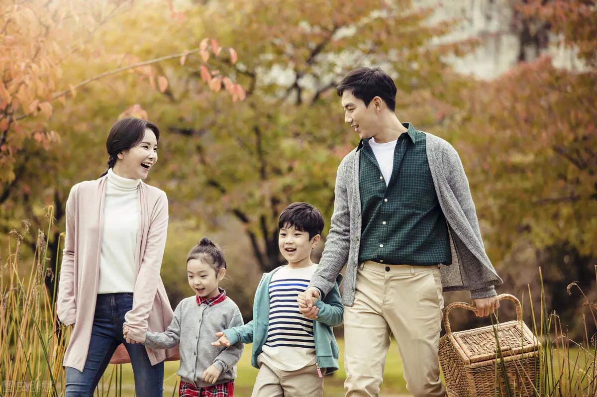 赚钱的时间要超过父母老去的时间,赚钱的速度追不上父母老去的速度