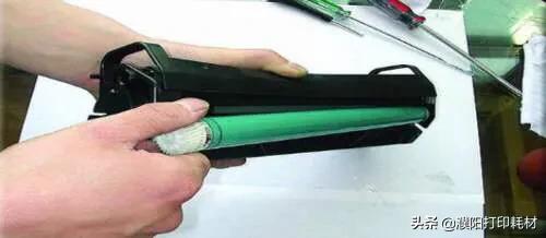 硒鼓加粉后打印模糊,打印机硒鼓加粉后打印时有黑条