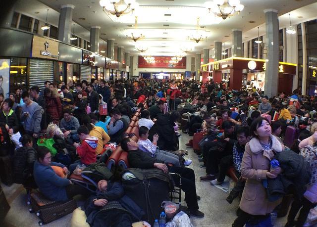 停工潮来了？非必要不要回家，“留人大战”正上演！外乡人受益了