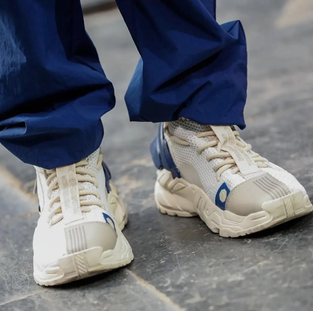 特步和nike有什么关系吗 (nike与特步对比)