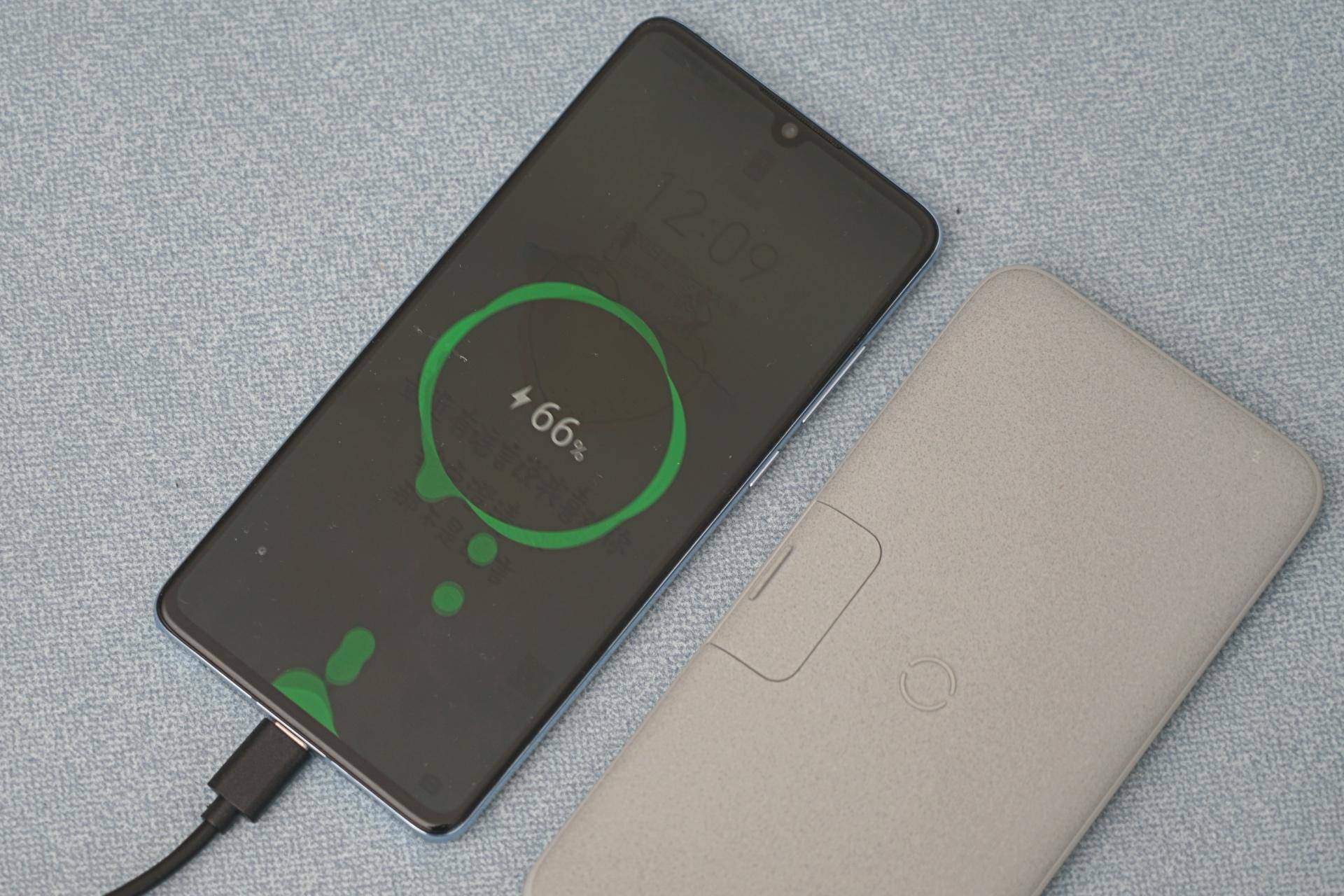 南卡充电宝测评缺点,南卡充电宝与绿联无线充电宝对比