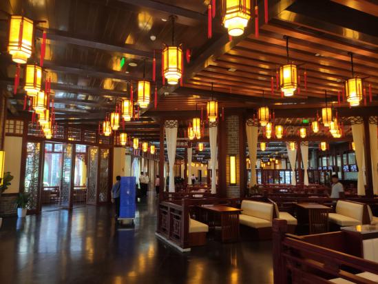 自贡方特和绵阳方特,绵阳方特跟自贡方特哪个大