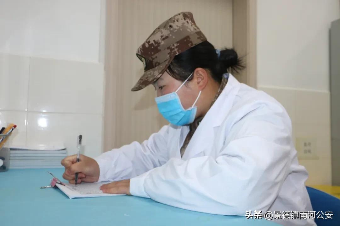 白衣执甲护士图片大全,白衣执甲医护工作者