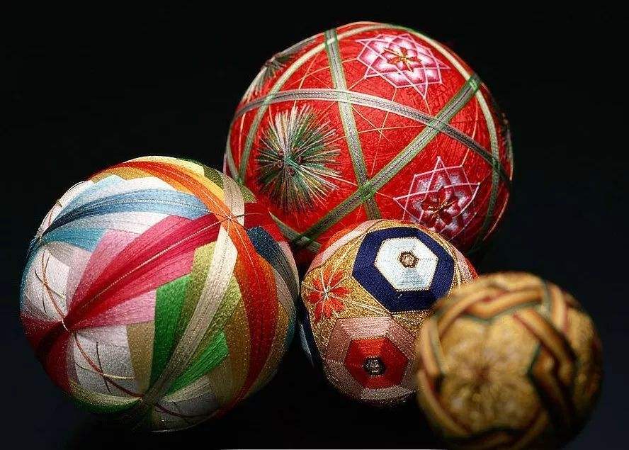 蹴鞠古时代比现在国足谁牛逼,蹴鞠和足球历史演变视频