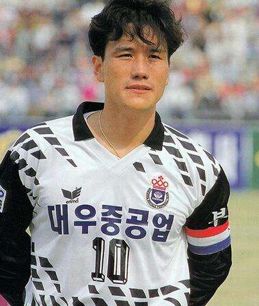 韩国球星孙兴慜十佳球,韩国球星孙兴民欧冠进球