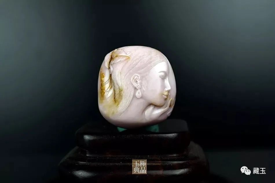 一块和田玉籽料七种颜色极品,和田玉籽料桃花玉