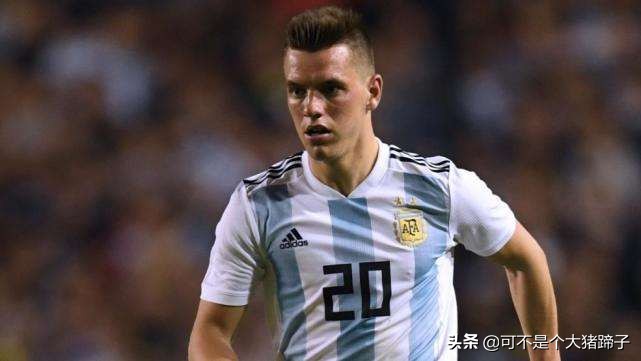 实况足球莫德里奇中场任意球,莫德里奇实况足球最强版本