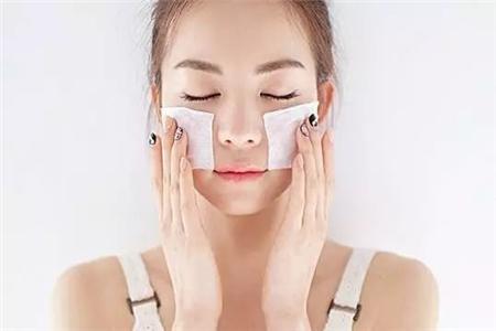 脸上长脂肪粒怎么办快速消除,脸上长了脂肪粒怎么去除小窍门