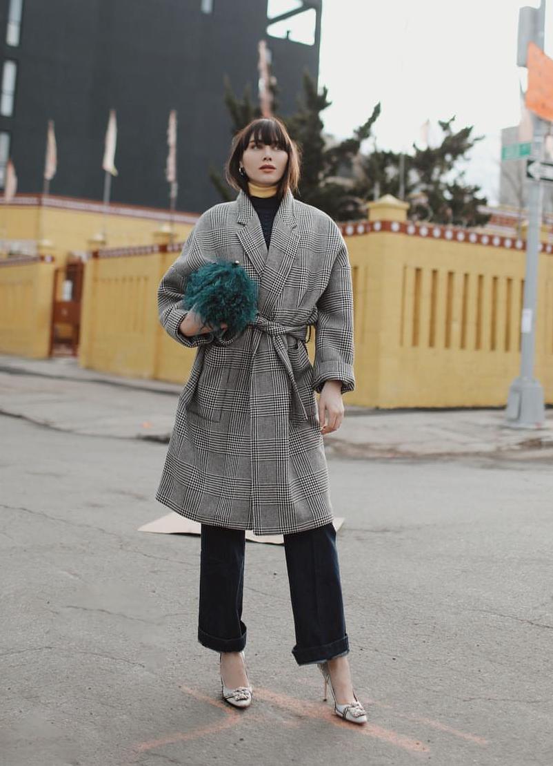 墨绿色格纹大衣怎样搭配好看,短款格纹毛呢大衣的搭配方法