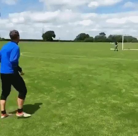 扎球王13次过人,扎球王精彩图片