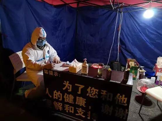 疫情期间向医护人员致敬的话语,致敬医护人员文案短句干净可爱