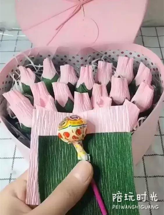 教师节送老师礼物都是一样的行吗,刚进幼儿园教师节送老师什么礼物