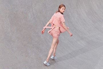 运动品牌销售额排名前十,运动品牌全球销量前三名