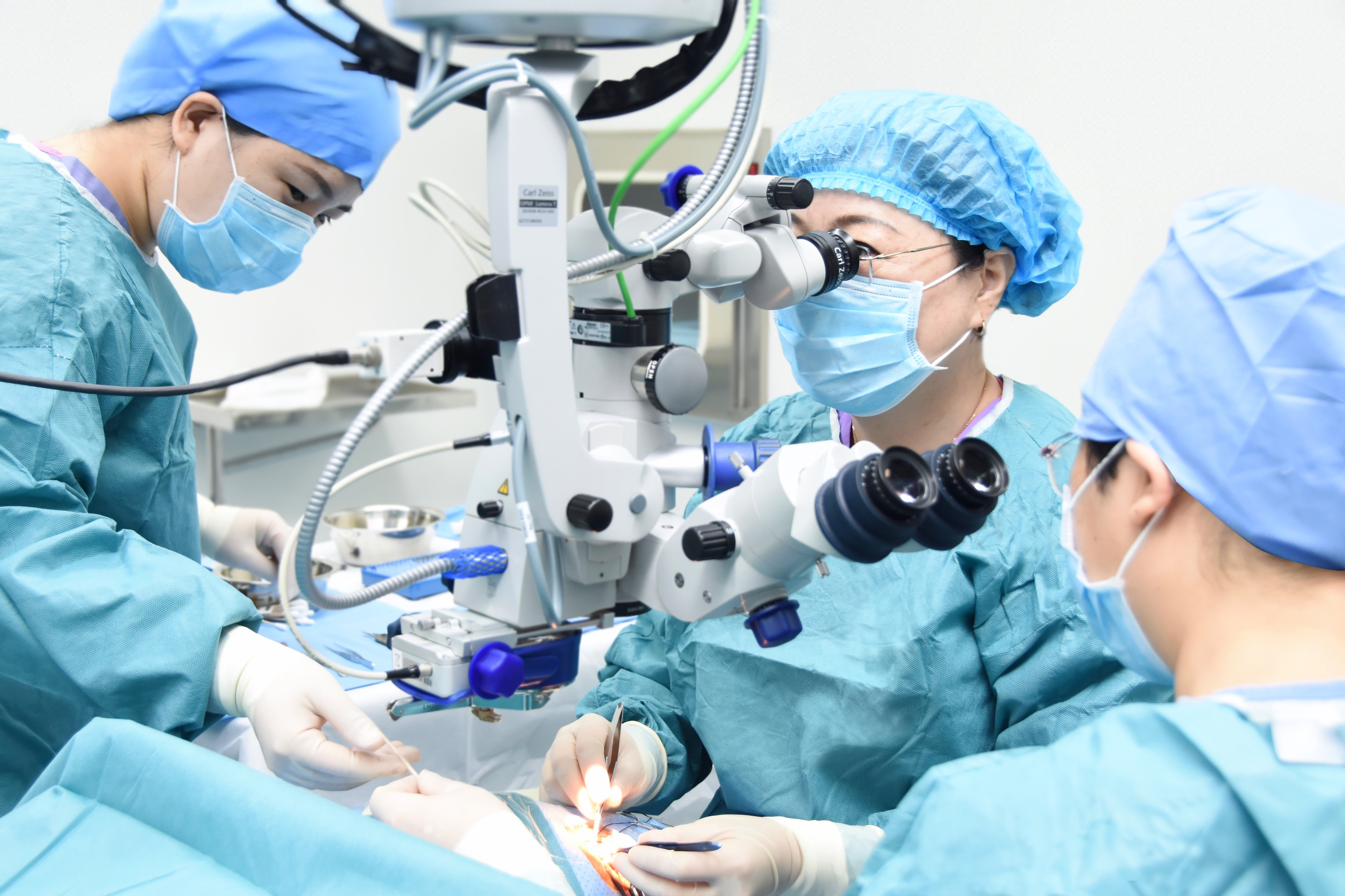 谷威:心灵窗户的“守护者”