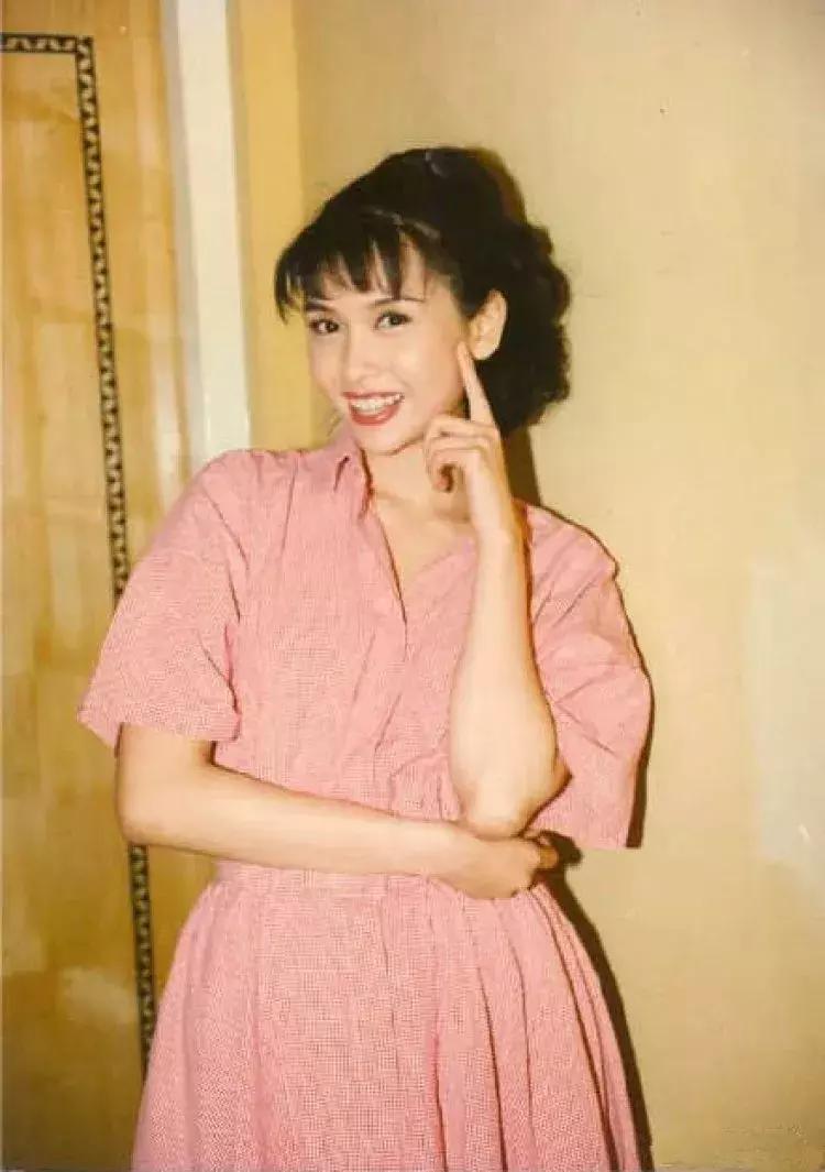 港风必备单品,流行的港风穿搭