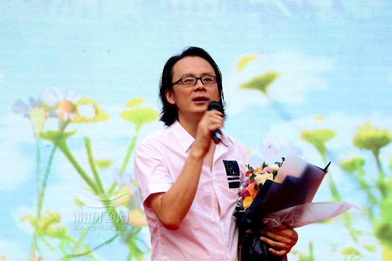 不服不行！这六个歌星中的“啃老族”，“一首歌”唱一辈子