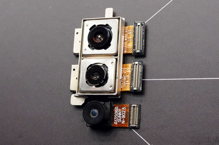 索尼手机是如何走下神坛的,索尼手机现在还值得入手吗