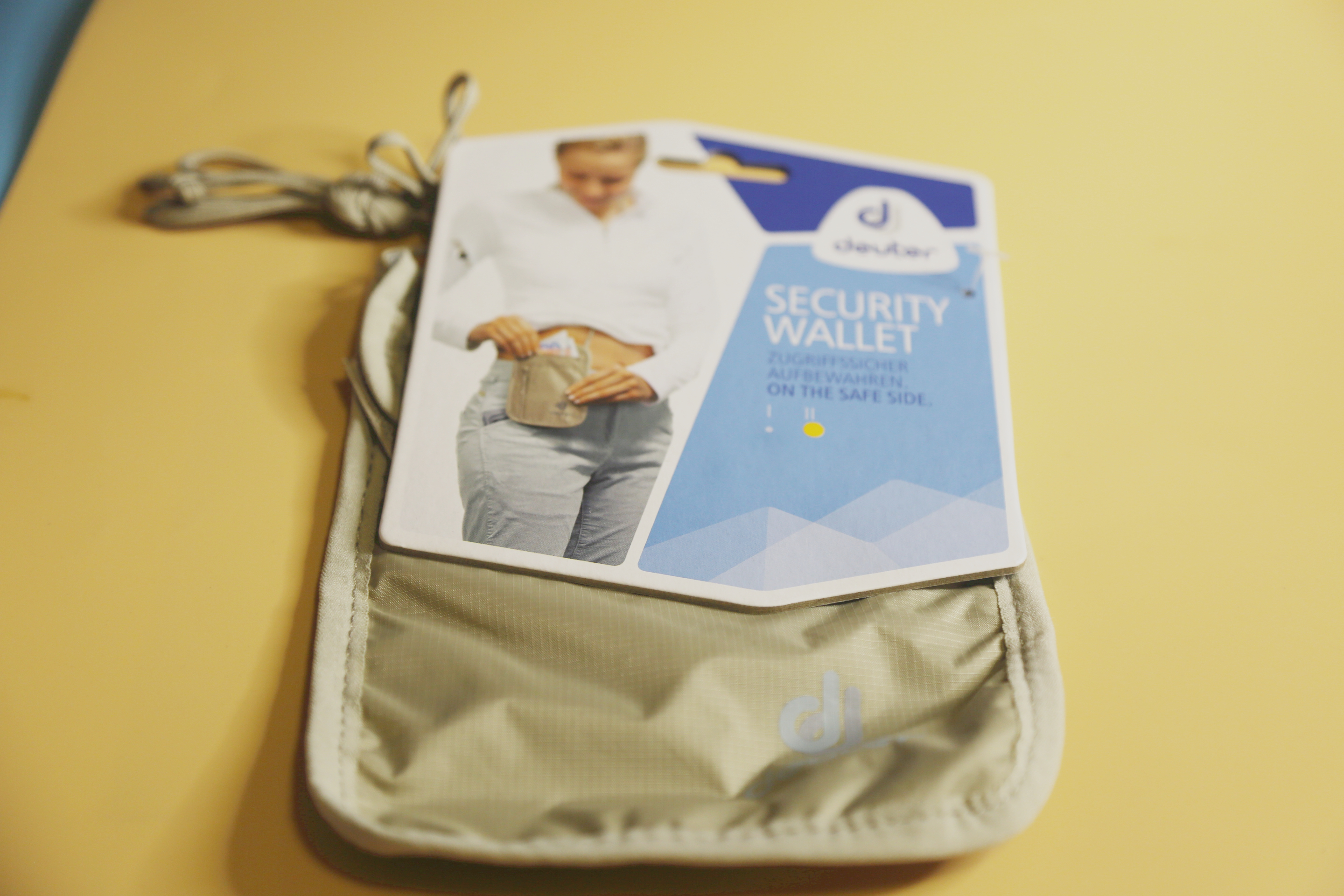 德国多特deuter旅行护照包，安全便携，出境游的随身保险箱