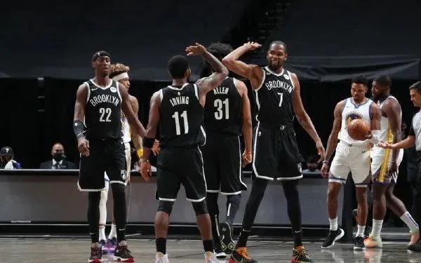 生涯第一个赛季就拿到最佳第六人,生涯第一年拿总冠军