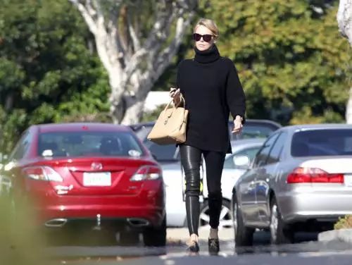 43岁大妈也能变小仙女,40岁还能美回20岁吗