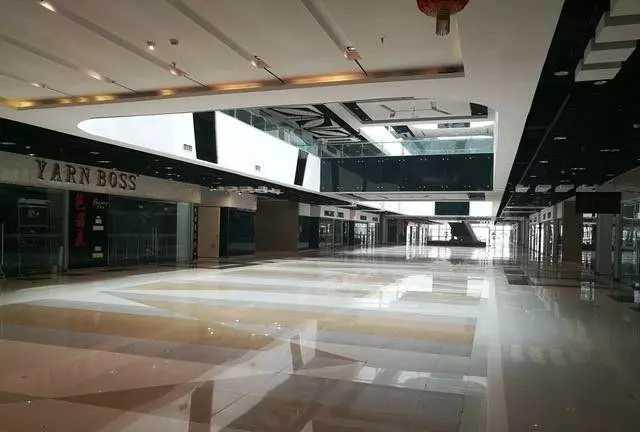 到处旺铺转让实体店该如何生存,实体店生意惨淡商铺纷纷转让