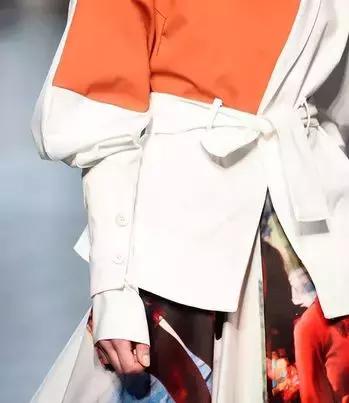 国潮这回对味儿了，不看logo还以为是巴黎世家！