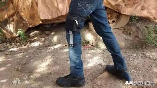 国外有人发明了一款新颖的充电宝,外国人第一次用中国充电宝