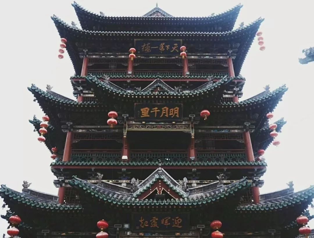 一座神人共栖的“煤都”