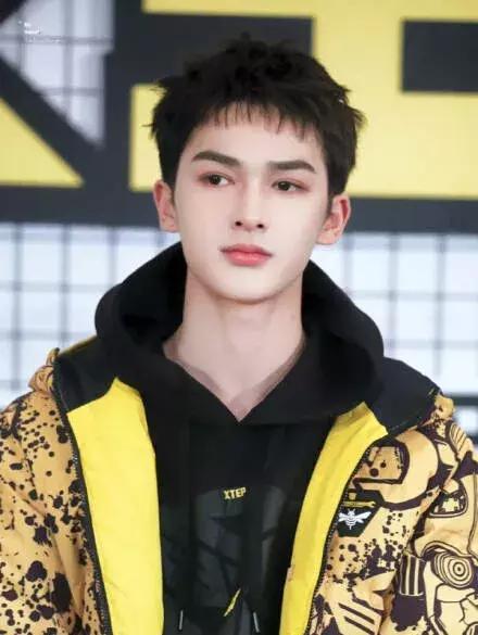 朱正廷黄明昊见吴宣仪,黄新淳黄明昊朱正廷