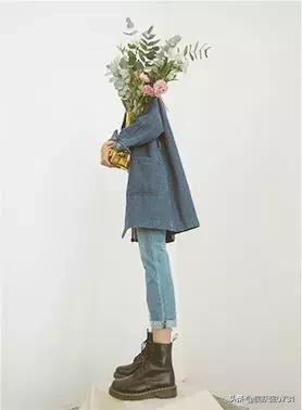 别忘了，曾经的你也饱含热泪为她们高歌铿锵玫瑰……