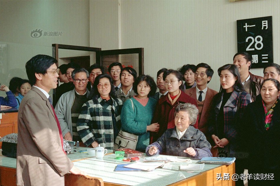 中国股市从巅峰到谷底,中国股市疯狂场景