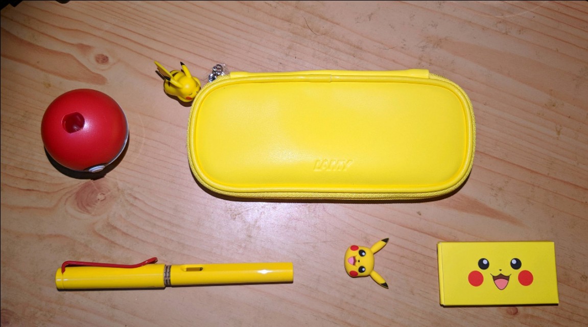 宝可梦限定版开箱,宝可梦钢笔lamy礼盒