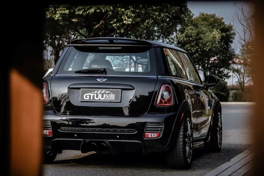 外观呆萌可爱的MINIR56JCW，却有着汉子般的内心！