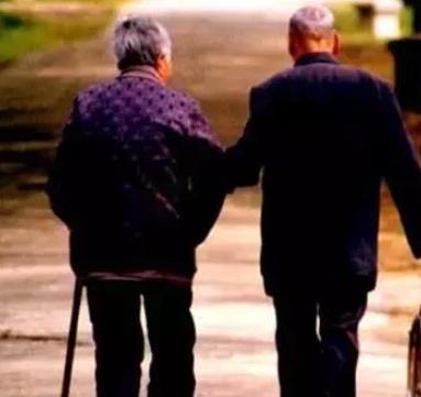 故事：残忍病魔夺走我生育能力，病友临终托孤，我用爱完成生命接力