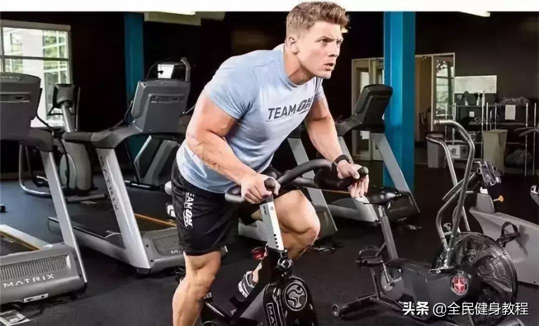 健身房器械练上半身减脂,健身房瘦胯练什么器械