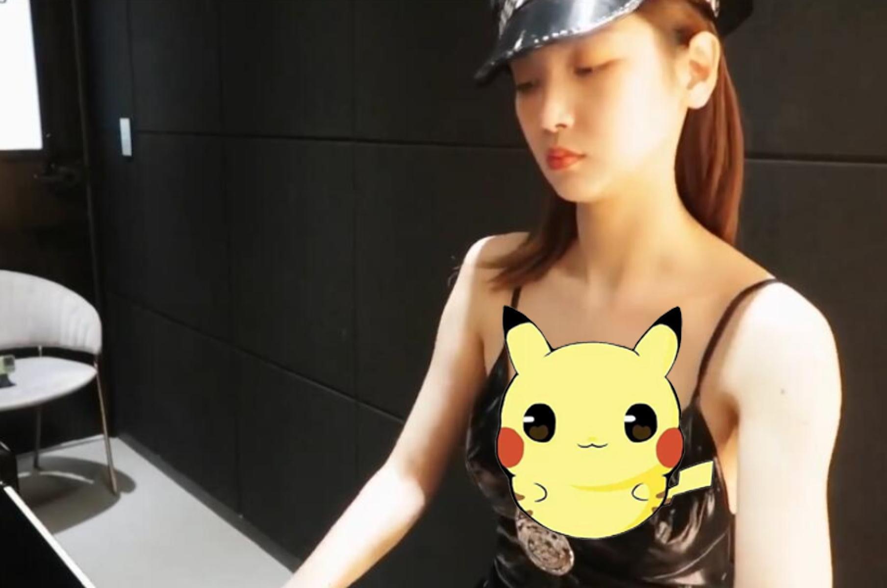 弹钢琴“丰胸”法成历史!B站音乐区70万粉UP视频一夜删光