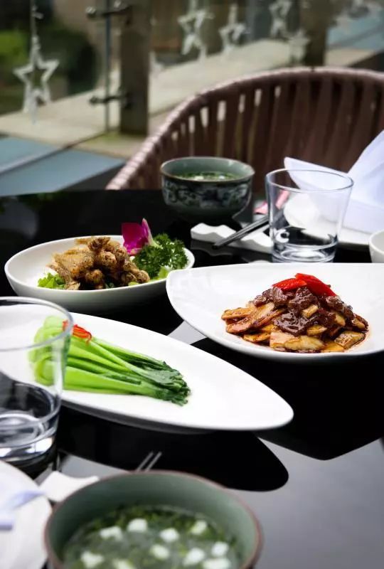 ¥998/2晚-超酷炫船型酒店!直面江湖双景!五星豪华游轮!