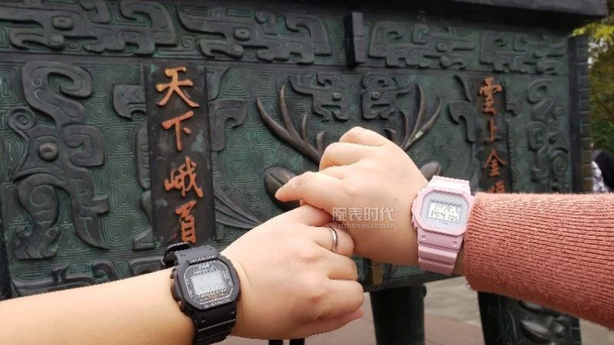 网友晒自己微信好友数量,网友晒1300手表