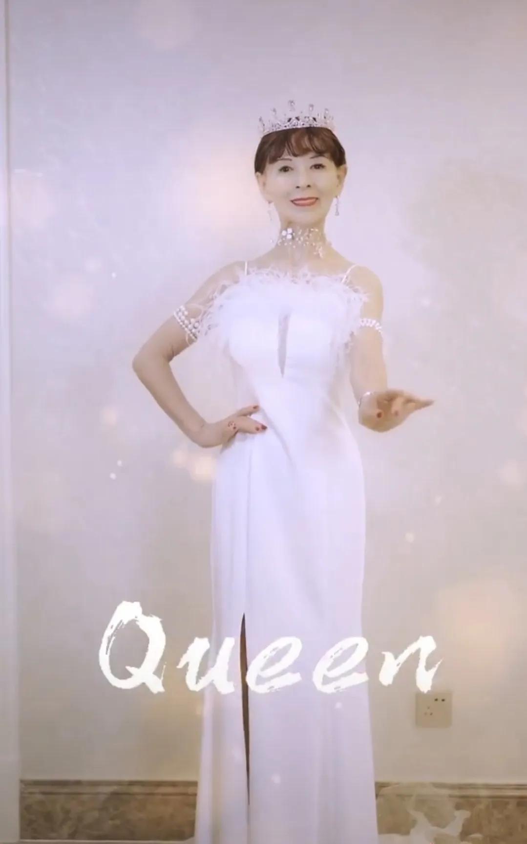 只穿高跟鞋的汪奶奶视频,只穿高跟鞋的汪奶奶多少岁